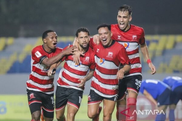Semangat Tinggi Madura United Menyongsong Pertandingan Melawan PSIS Semarang
