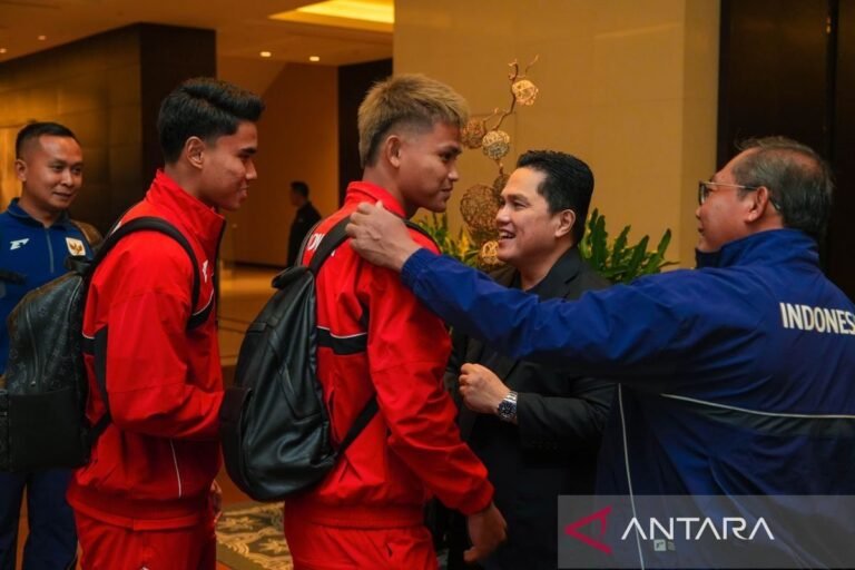 Ketua Umum PSSI Mengantar Timnas Indonesia Menuju Australia