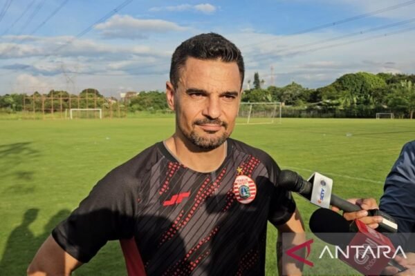 Carlos Pena Masih Memikirkan Masa Depannya di Musim Depan