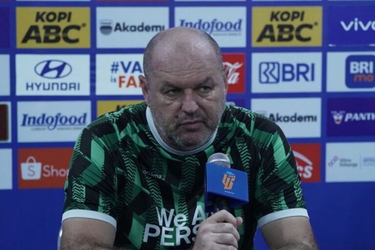 Bojan Hodak: Persib Bandung Akan Menghadapi Tantangan Besar Melawan PSS Sleman
