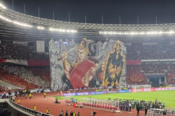 Tari Tifo Pendekar: Pertarungan Warna Indonesia vs China